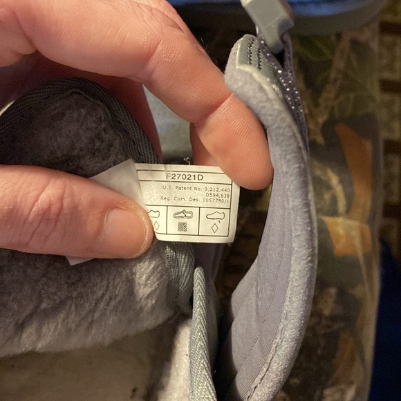 Size 12 men’s UGG boots - Picture 6 of 7